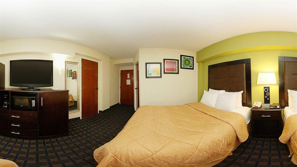 Quality Inn & Suites Greenville Near Downtown Екстериор снимка