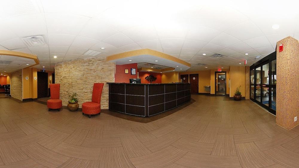 Quality Inn & Suites Greenville Near Downtown Екстериор снимка