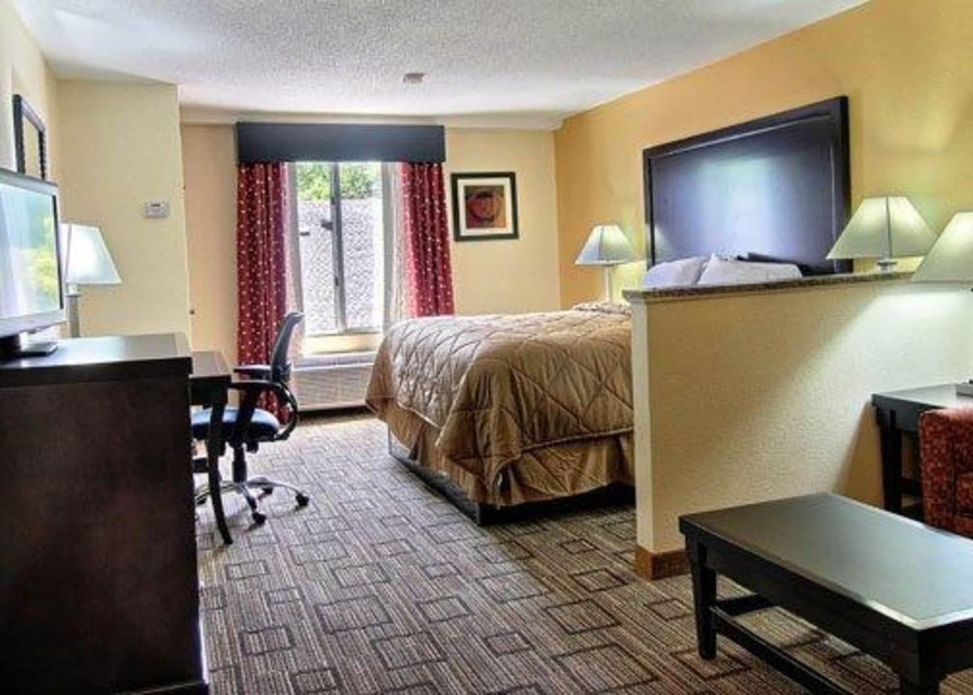 Quality Inn & Suites Greenville Near Downtown Екстериор снимка