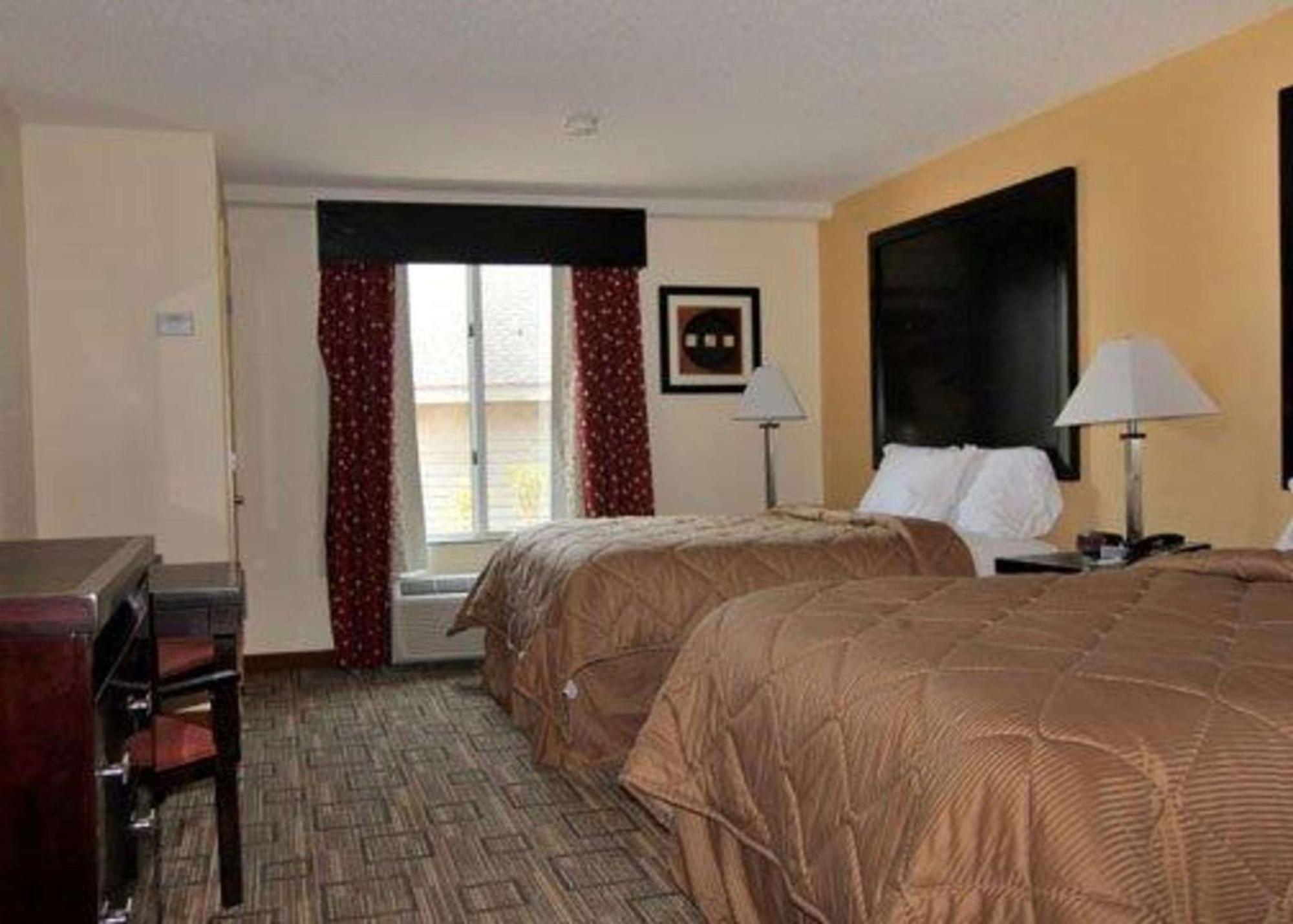 Quality Inn & Suites Greenville Near Downtown Екстериор снимка