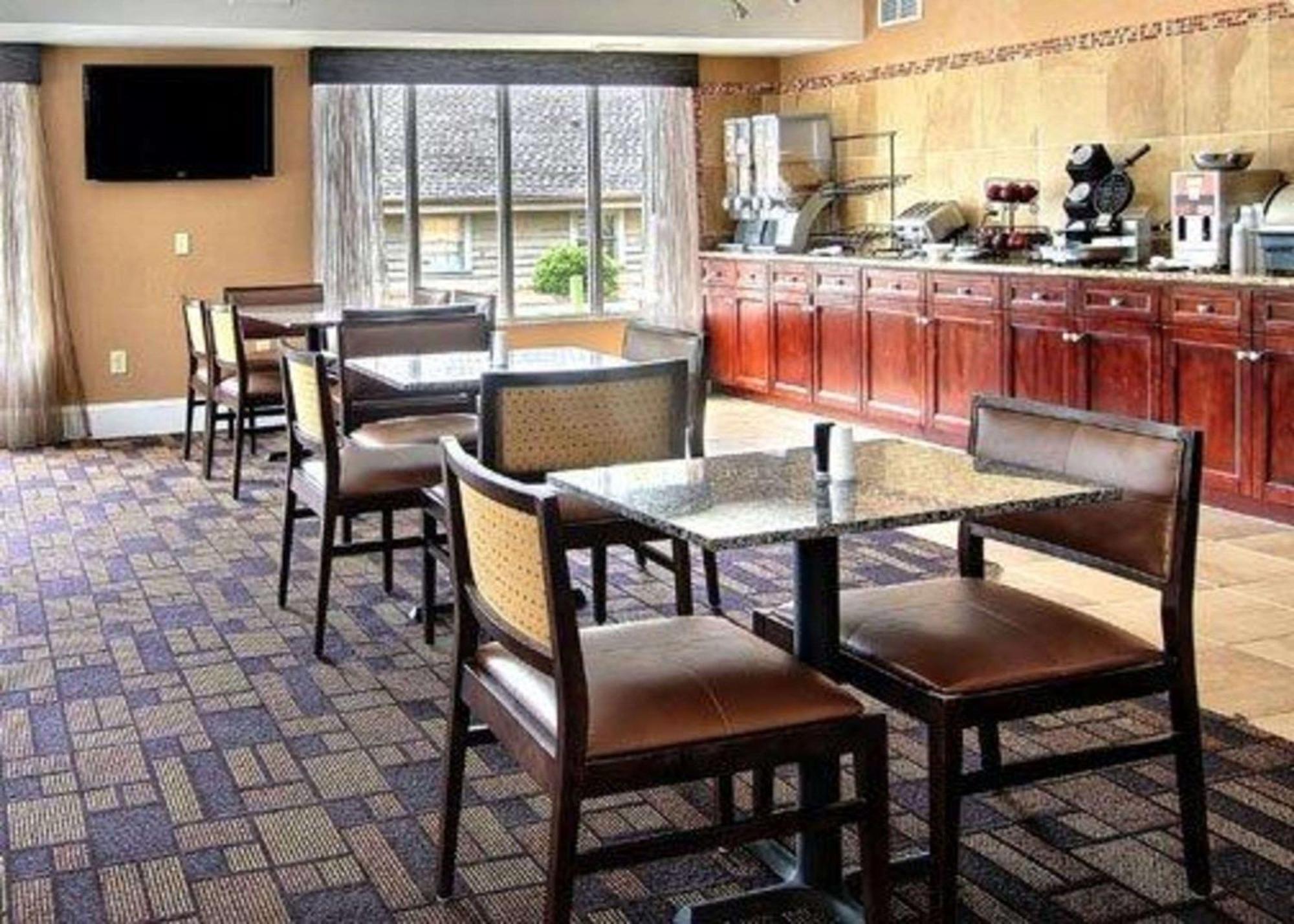 Quality Inn & Suites Greenville Near Downtown Екстериор снимка