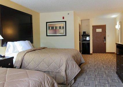 Quality Inn & Suites Greenville Near Downtown Стая снимка